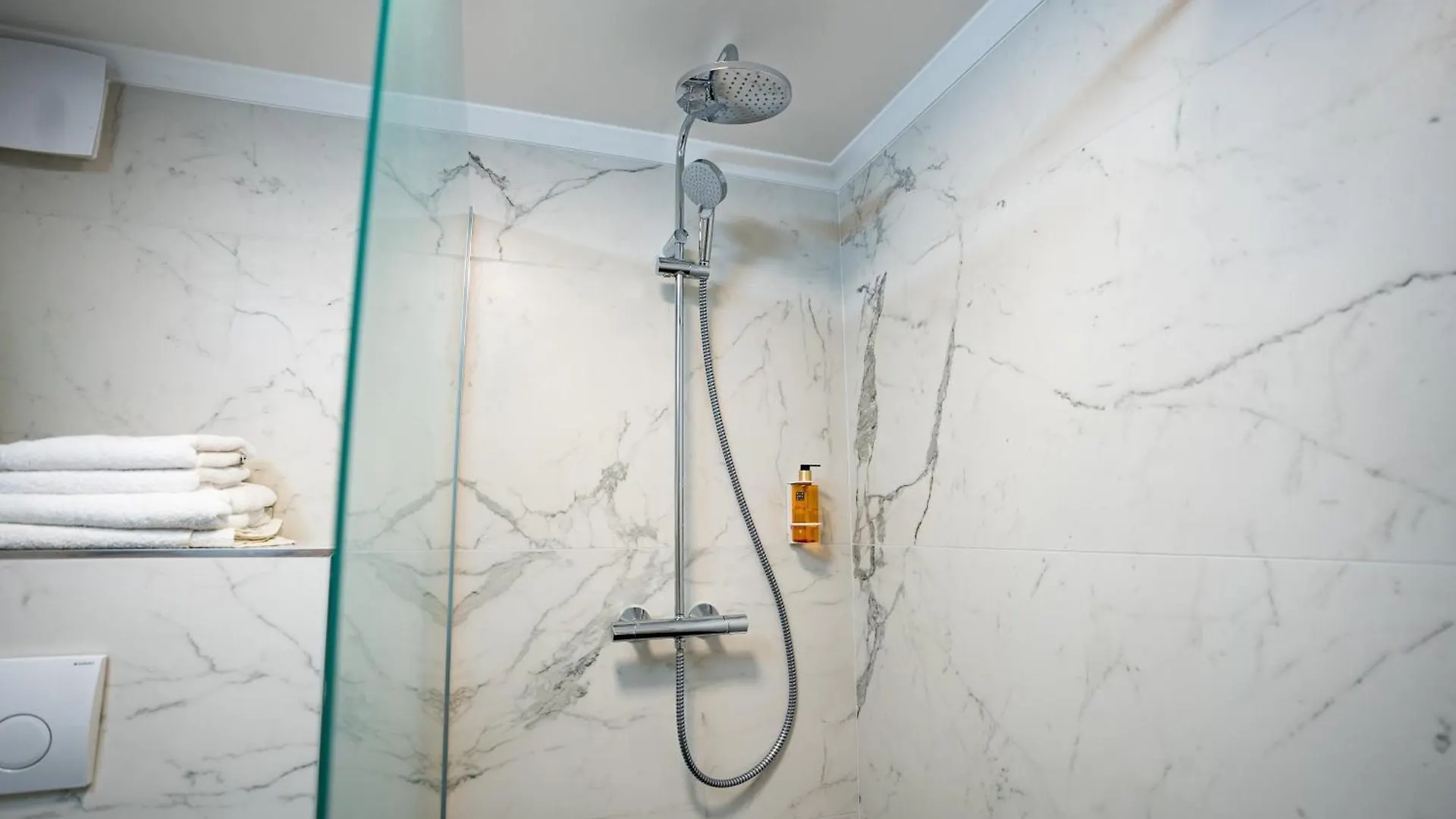 Apartment Downtown Double Room Deluxe With Joint Kitchen Budapest